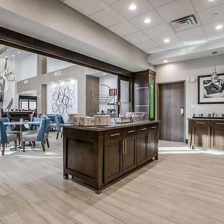 Hampton Inn & Suites Dallas-Central Expy/North Park Area Buitenkant foto