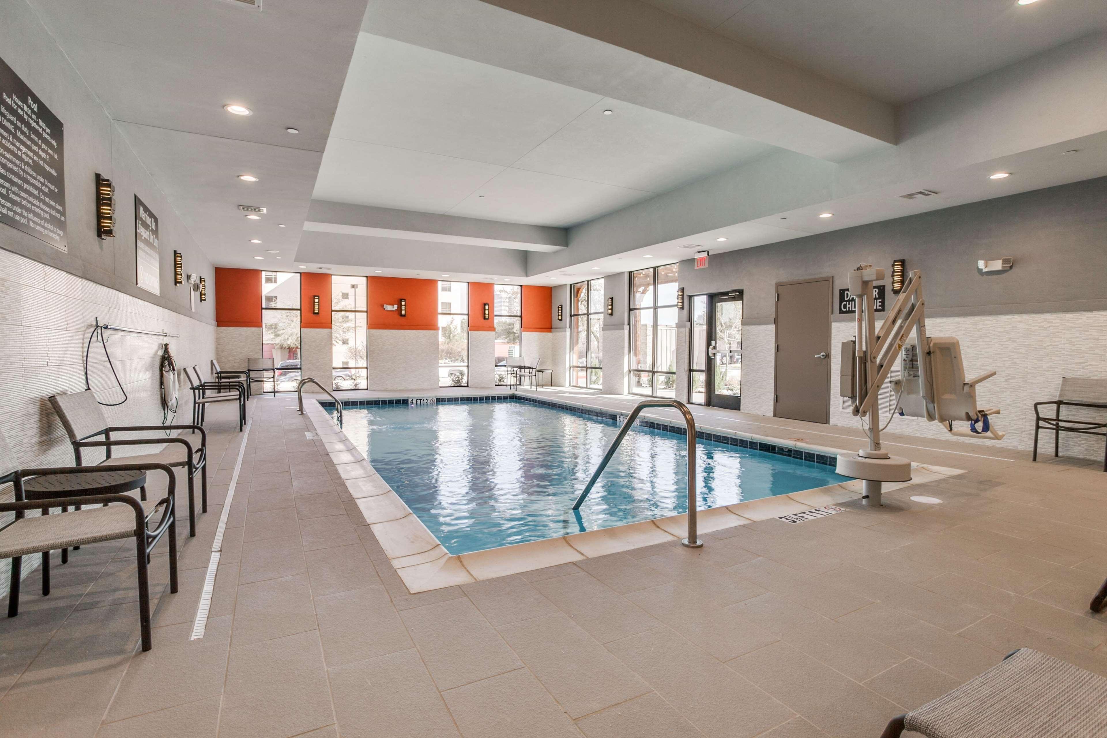 Hampton Inn & Suites Dallas-Central Expy/North Park Area Buitenkant foto