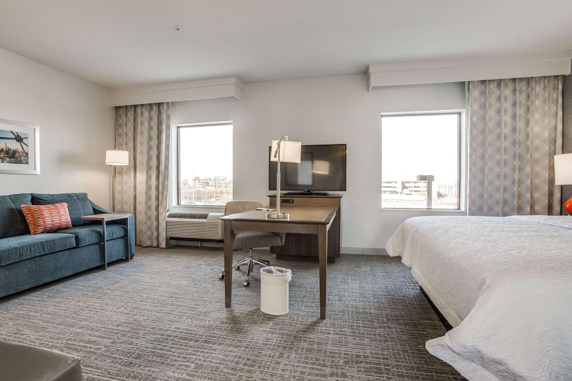 Hampton Inn & Suites Dallas-Central Expy/North Park Area Buitenkant foto