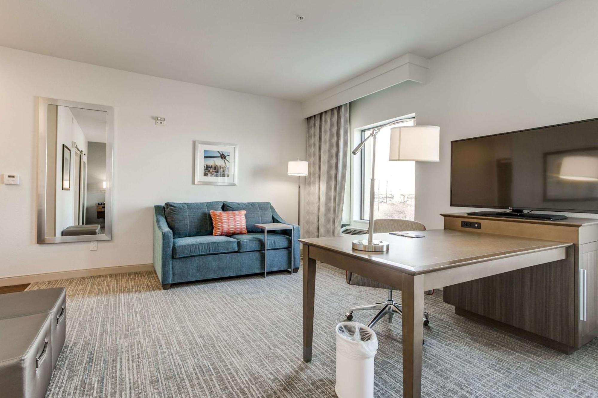 Hampton Inn & Suites Dallas-Central Expy/North Park Area Buitenkant foto